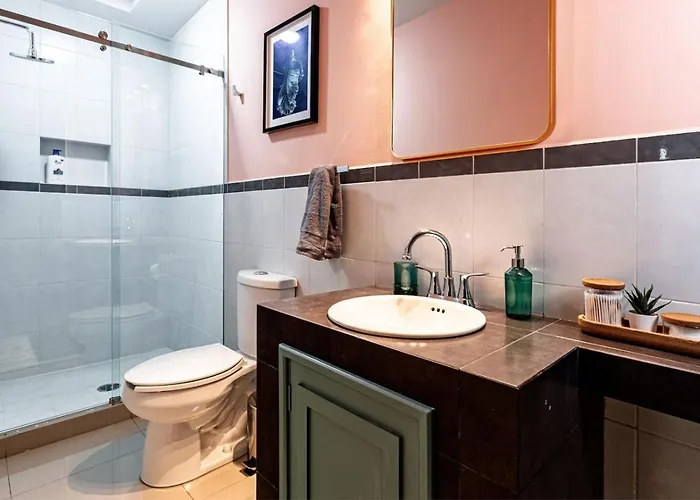 Spacious Condesa Stay, Rooftop Dining, Bbq