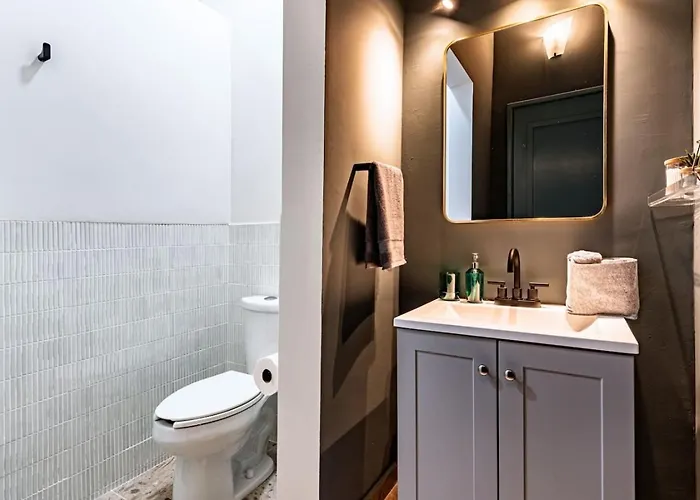 Spacious Condesa Stay, Rooftop Dining, Bbq Holiday home *